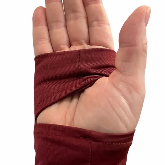 Puma Burgundy crop top - XS - Picture 5 of 13